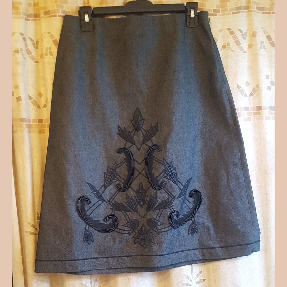 Ellen Tracy Embroidered Skirt